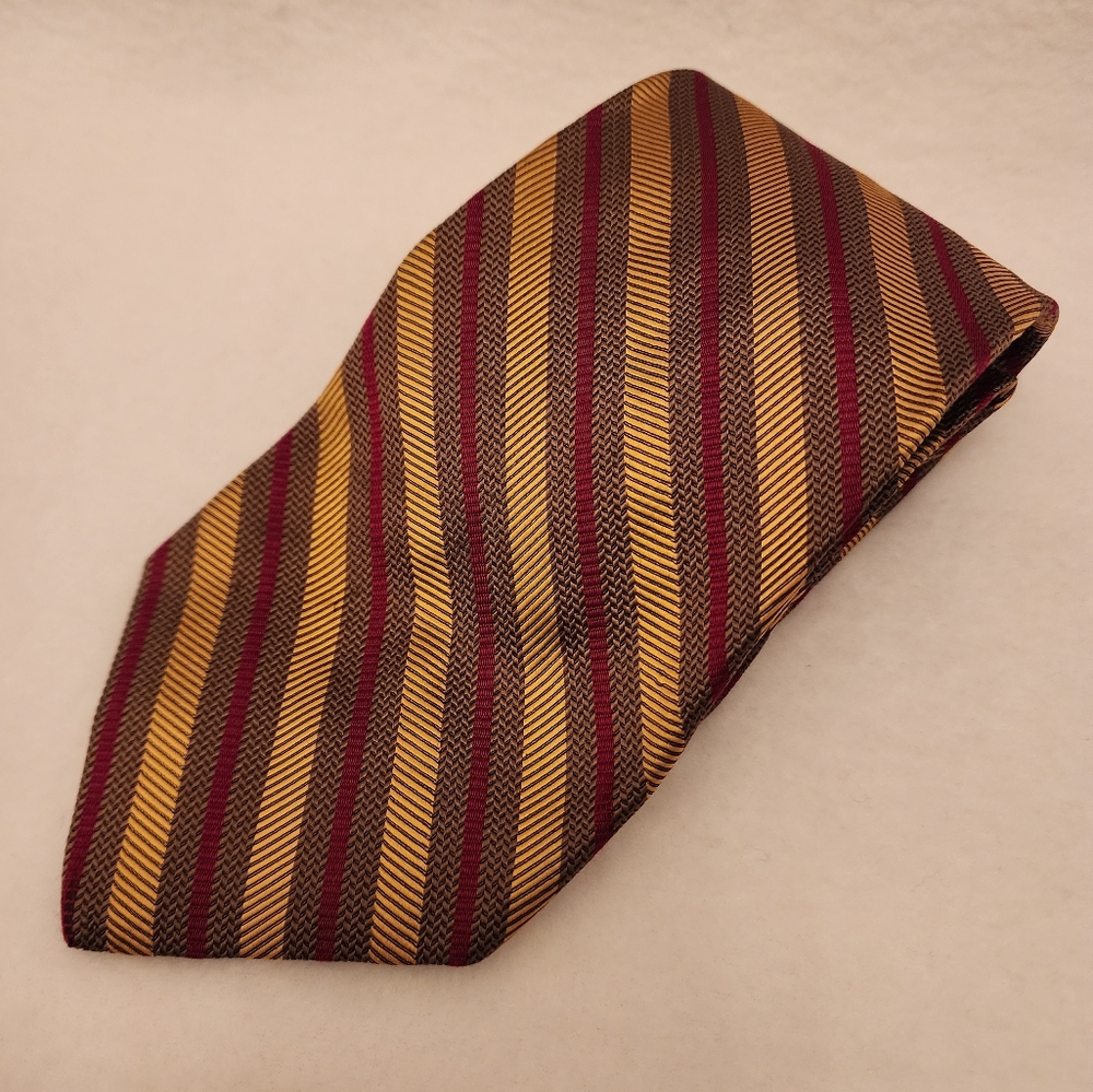 Britches of Georgetowne 57 x 4 Repp striped Robert Talbert Tie. Gold/Red